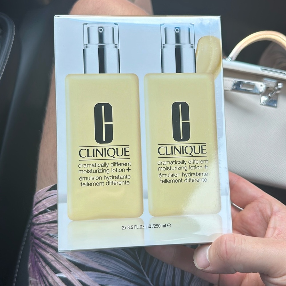 Clinique Dramatically Different Moisturizing Lotion + BNIB $88